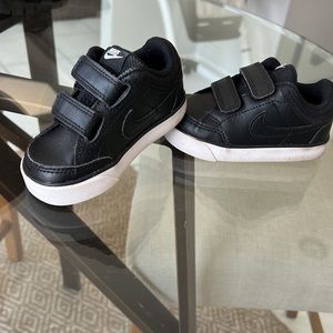 Nike Toddler Sneakers-Black